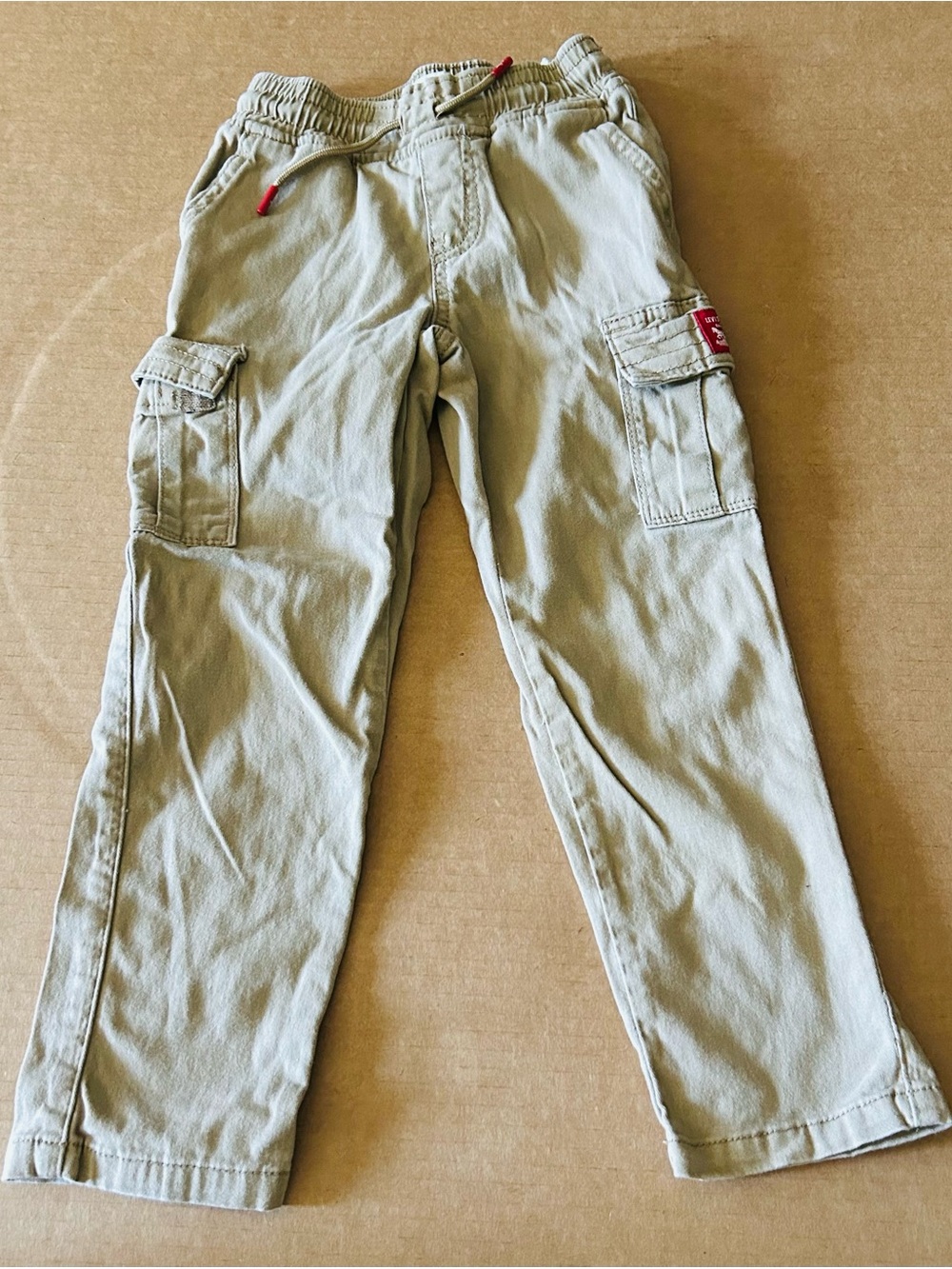 Levi's Kids Cargo Pants in Light Tan with Red Trim